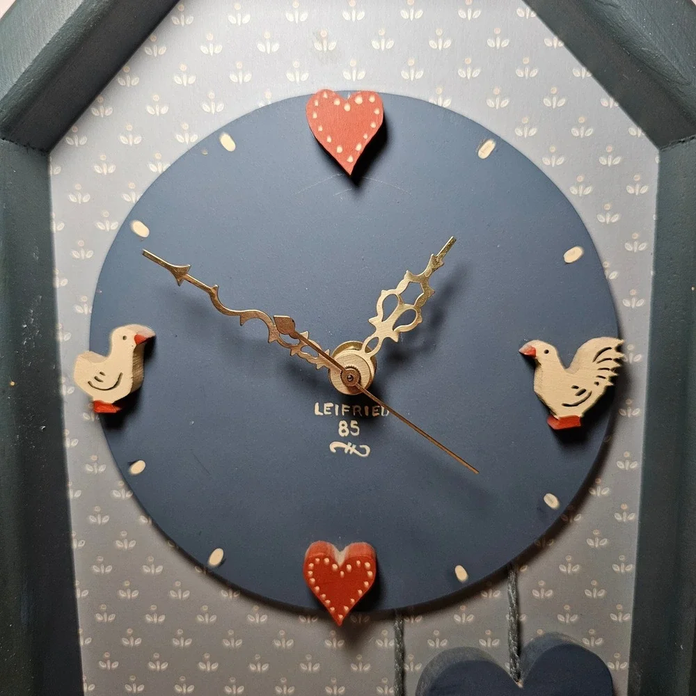 Vintage Wooden Wall Clock Folk Art Hearts‎ Chickens Country Blue Cottagecore